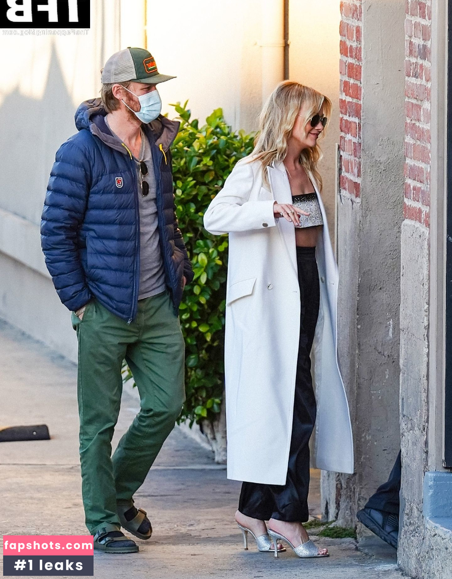 Meredith Hagner gallery photo #33