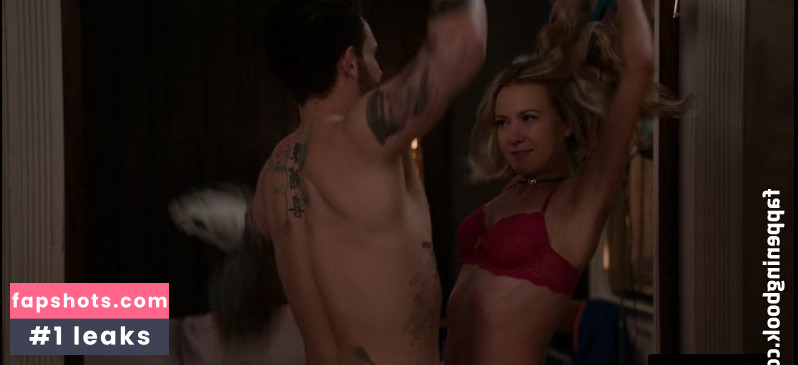 Meredith Hagner gallery photo #6