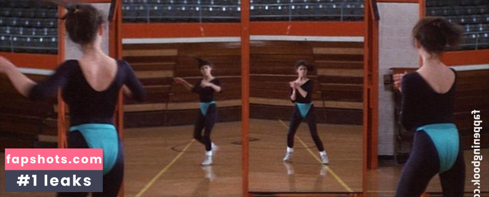 Meredith Salenger gallery photo #16