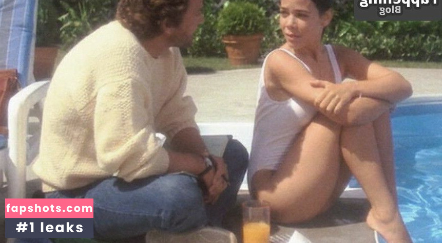 Meredith Salenger gallery photo #4