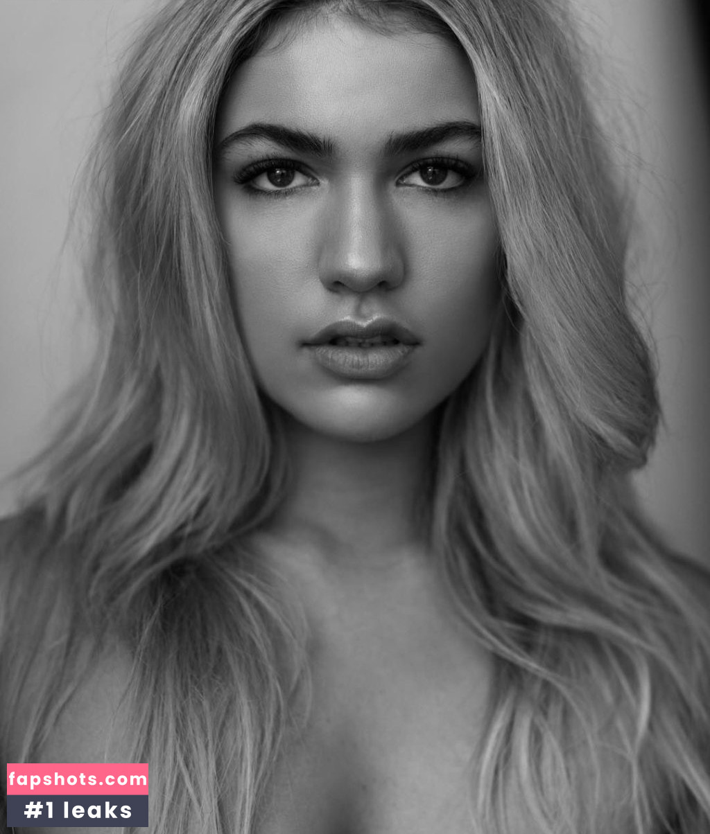 Meredith VanCuyk Nude Leaks OnlyFans Photos #25 - LeakJerk