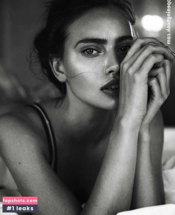 Meri Gulin gallery photo #23