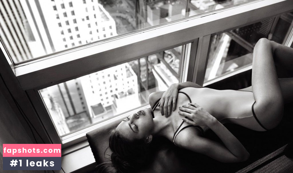 Meri Gulin gallery photo #25