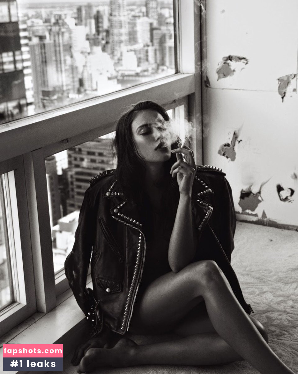 Meri Gulin gallery photo #35