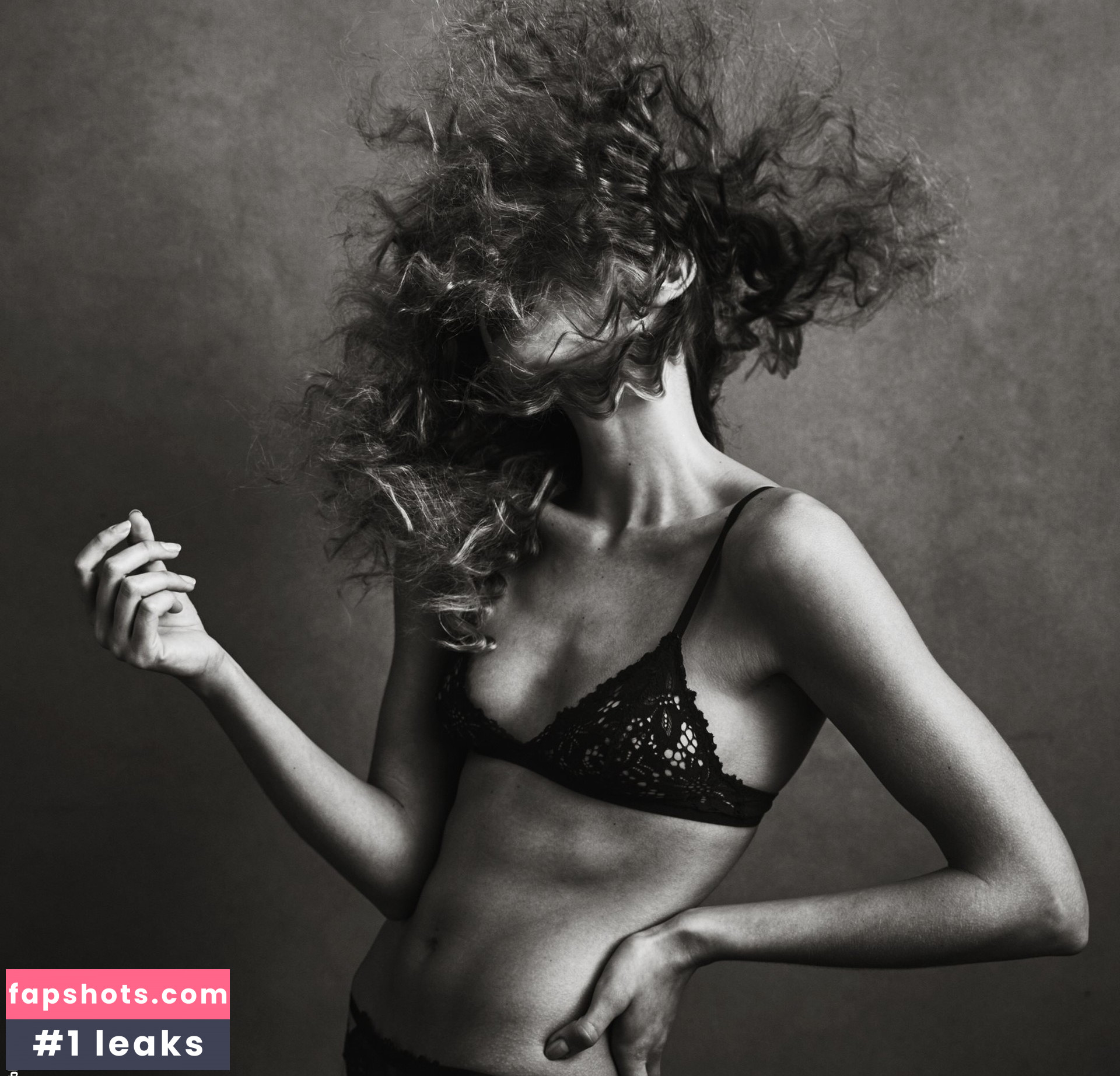 Meri Gulin gallery photo #6