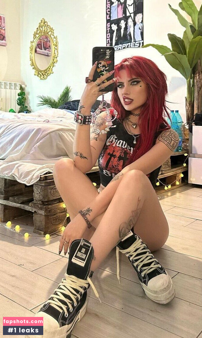 Merisiel nude babe gallery