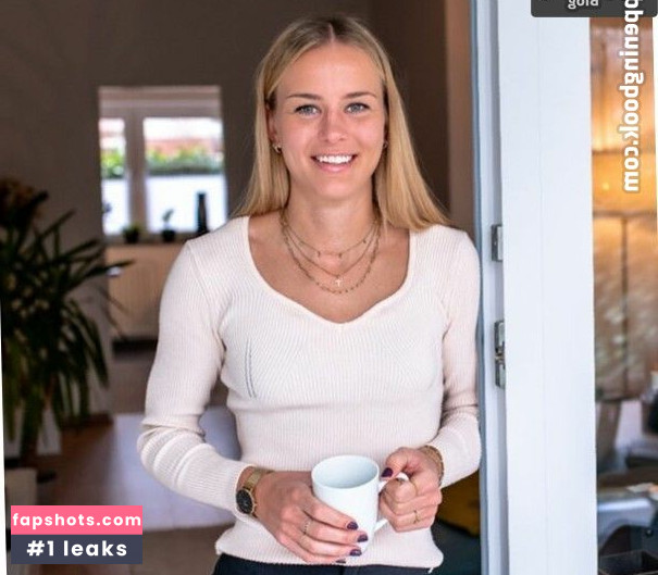 Merle Frohms gallery photo #11