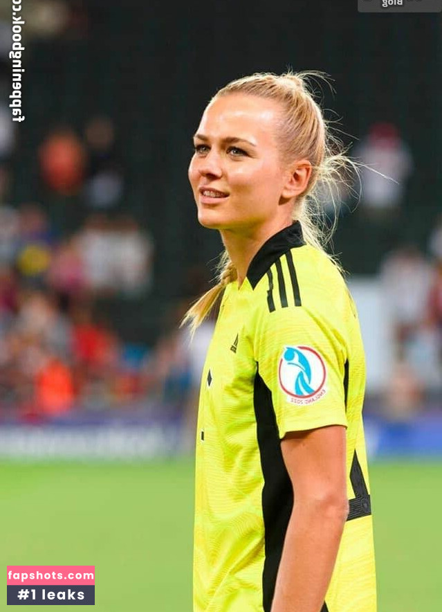 Merle Frohms gallery photo #13