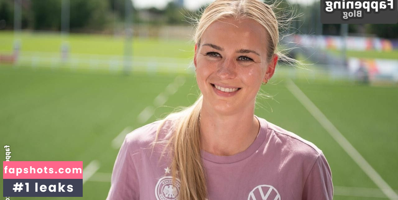 Merle Frohms gallery photo #10