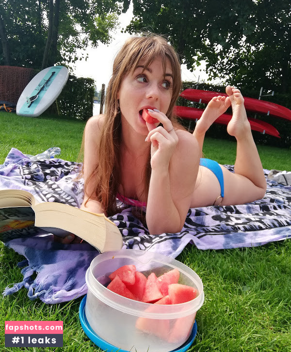 Merona ASMR gallery photo #14