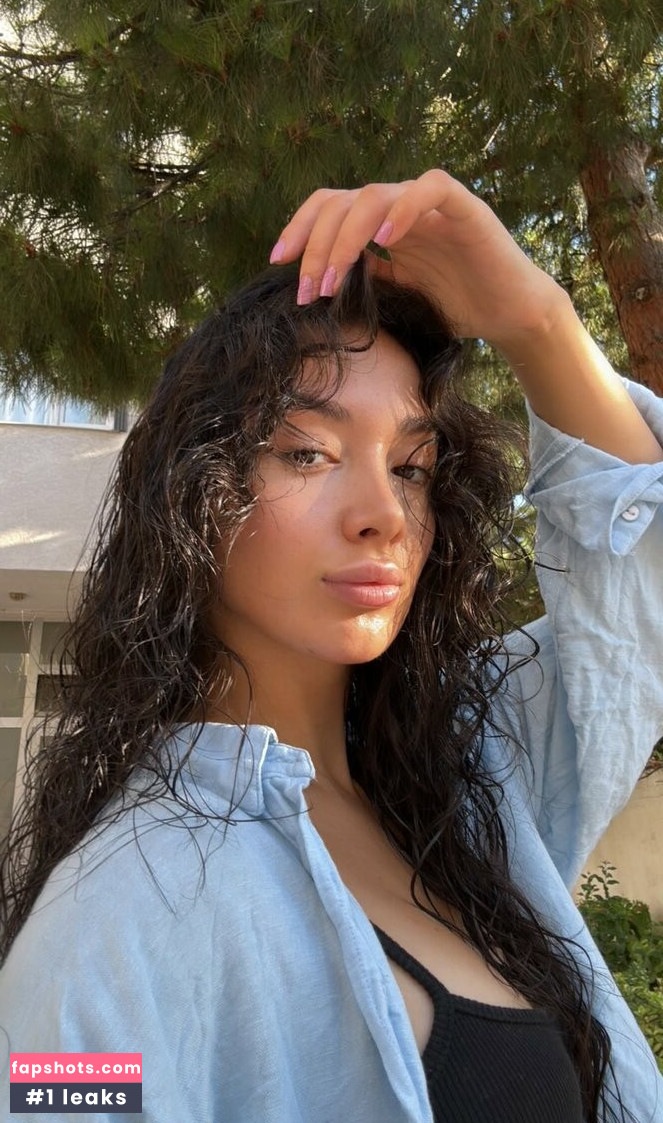 Merve Cin gallery photo #11