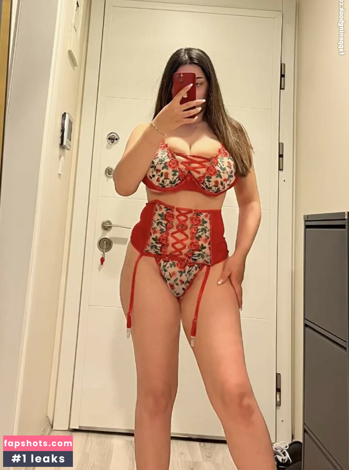 Merve Damla gallery photo #21