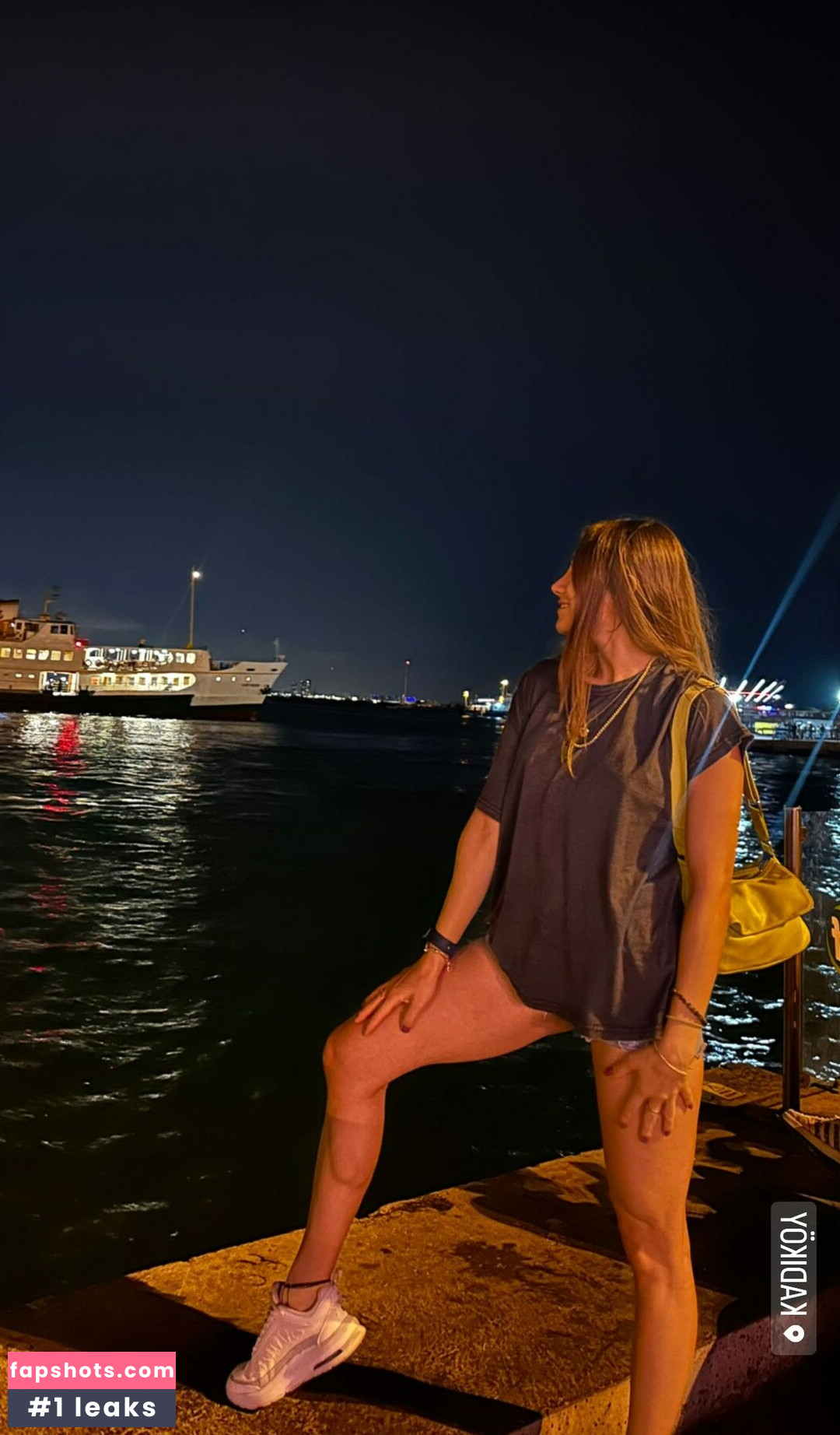 Merve Elmas nude babe gallery