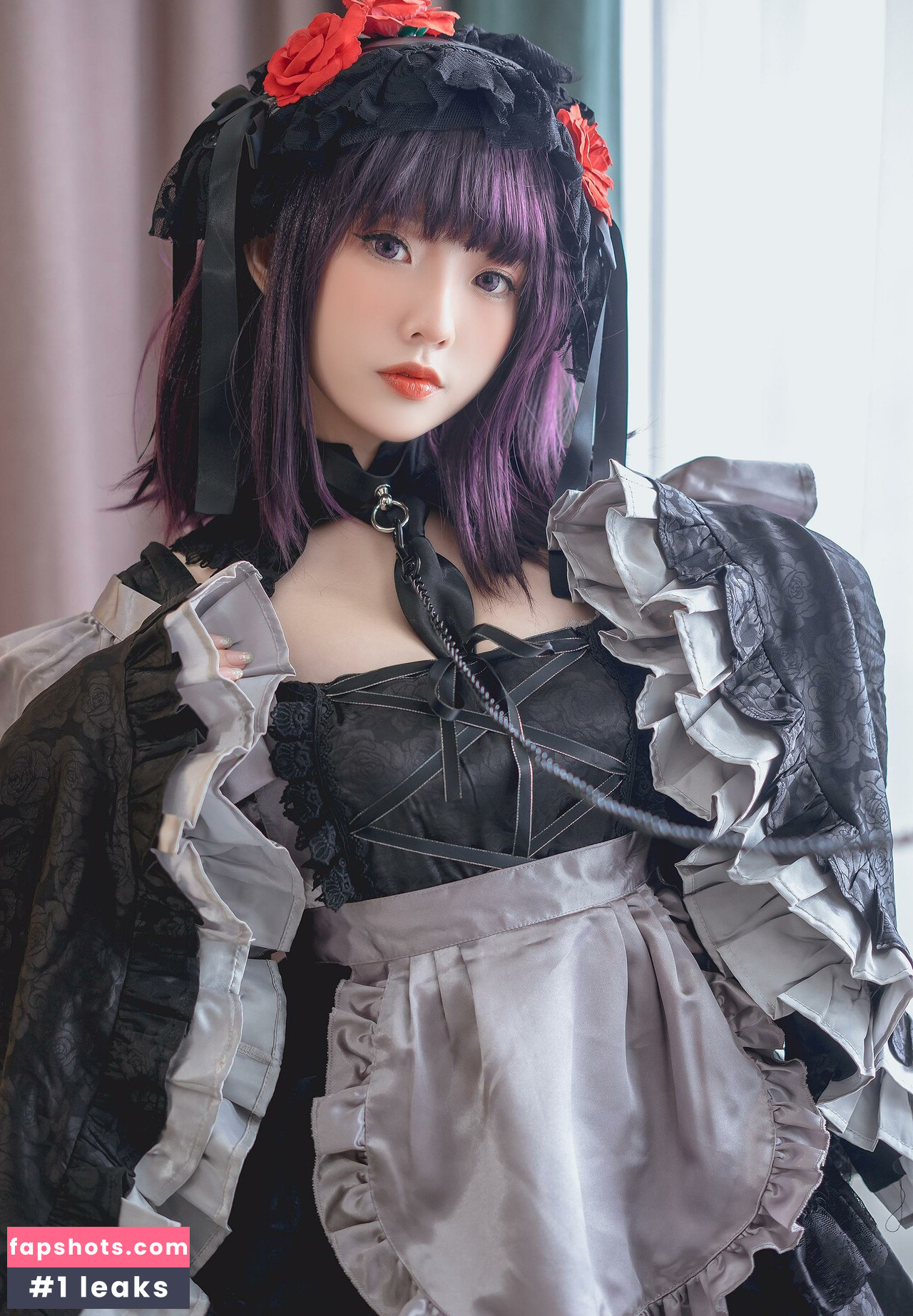 Messie Huang gallery photo #2