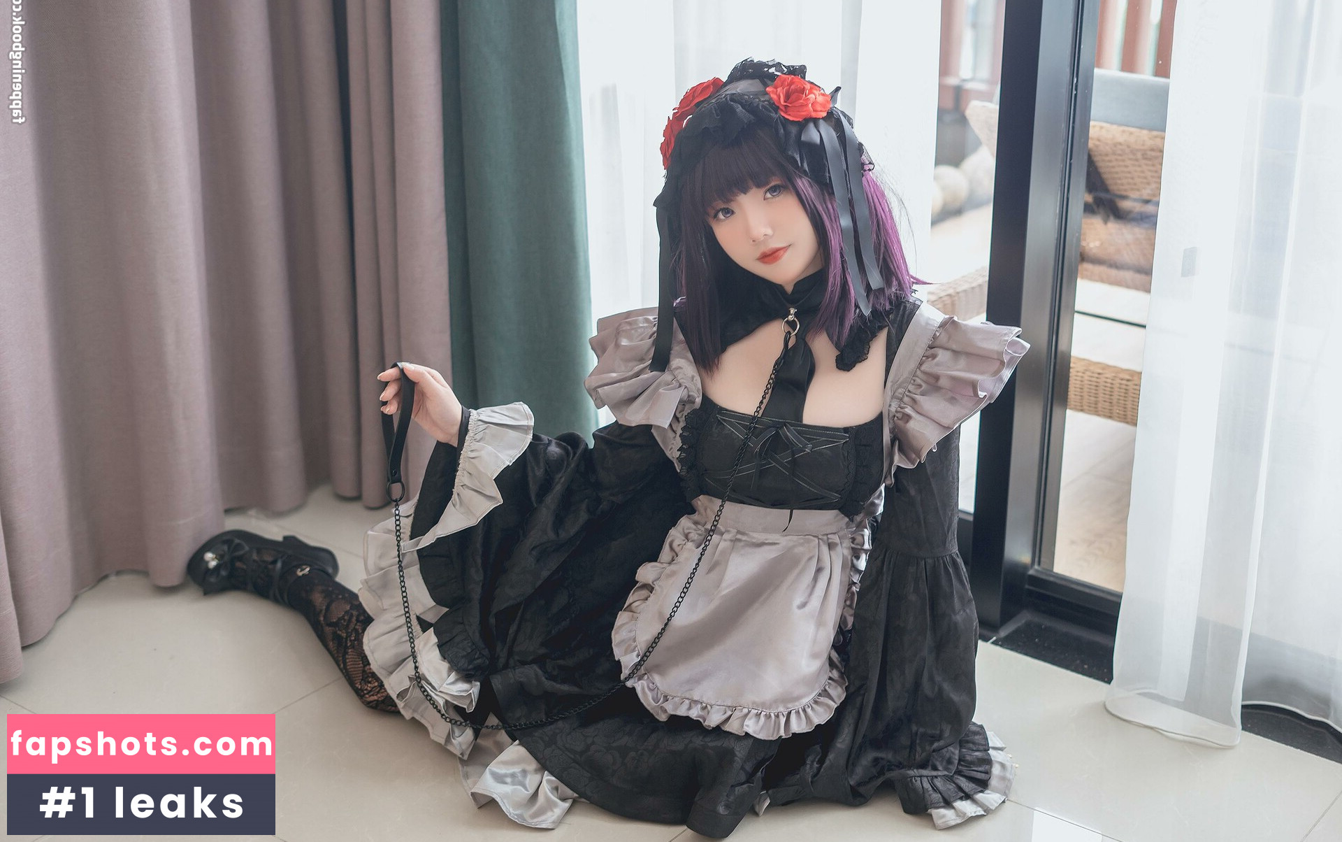 Messie Huang gallery photo #5