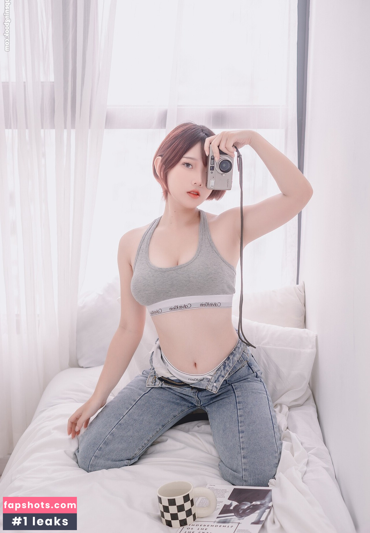 Messie Huang nude babe gallery