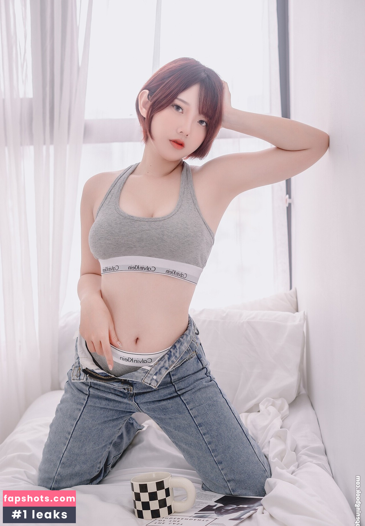 Messie Huang gallery photo #47