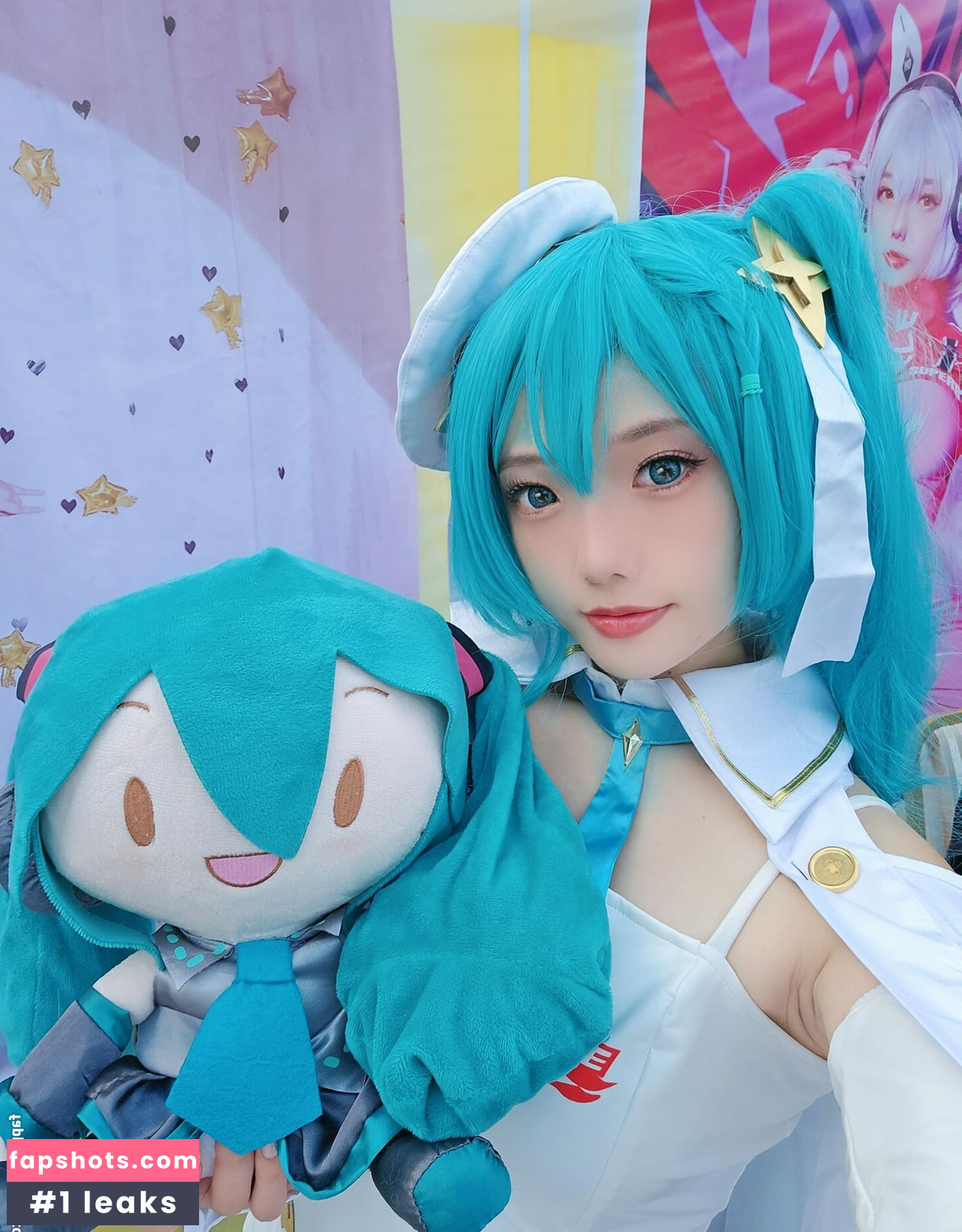 Messie Huang gallery photo #50