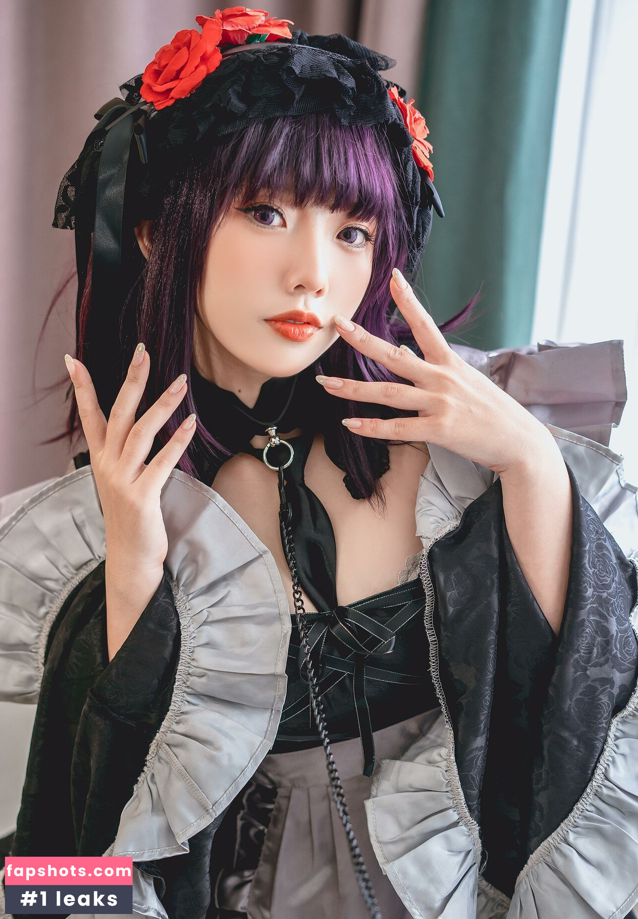 Messie Huang gallery photo #10