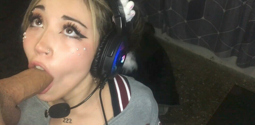 mewslut gallery photo #196