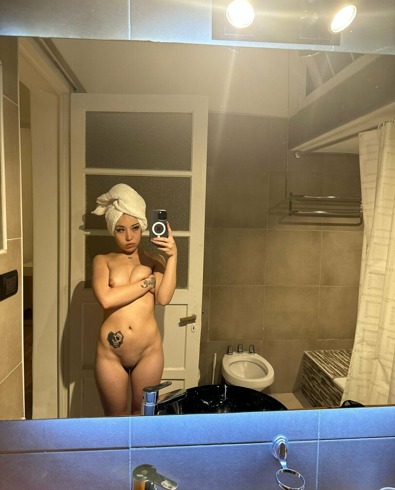 mewslut gallery photo #299