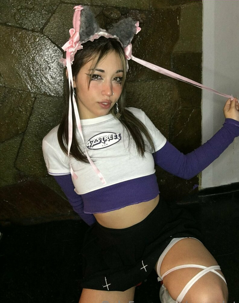 mewslut gallery photo #346