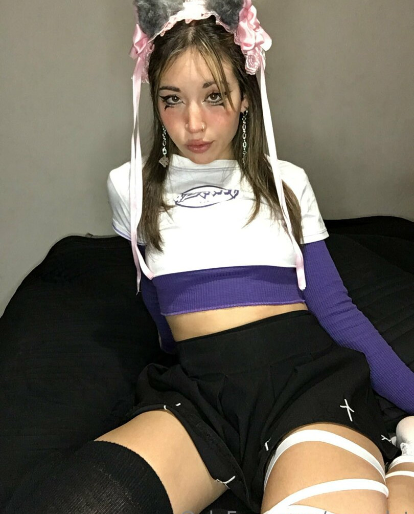 mewslut gallery photo #352