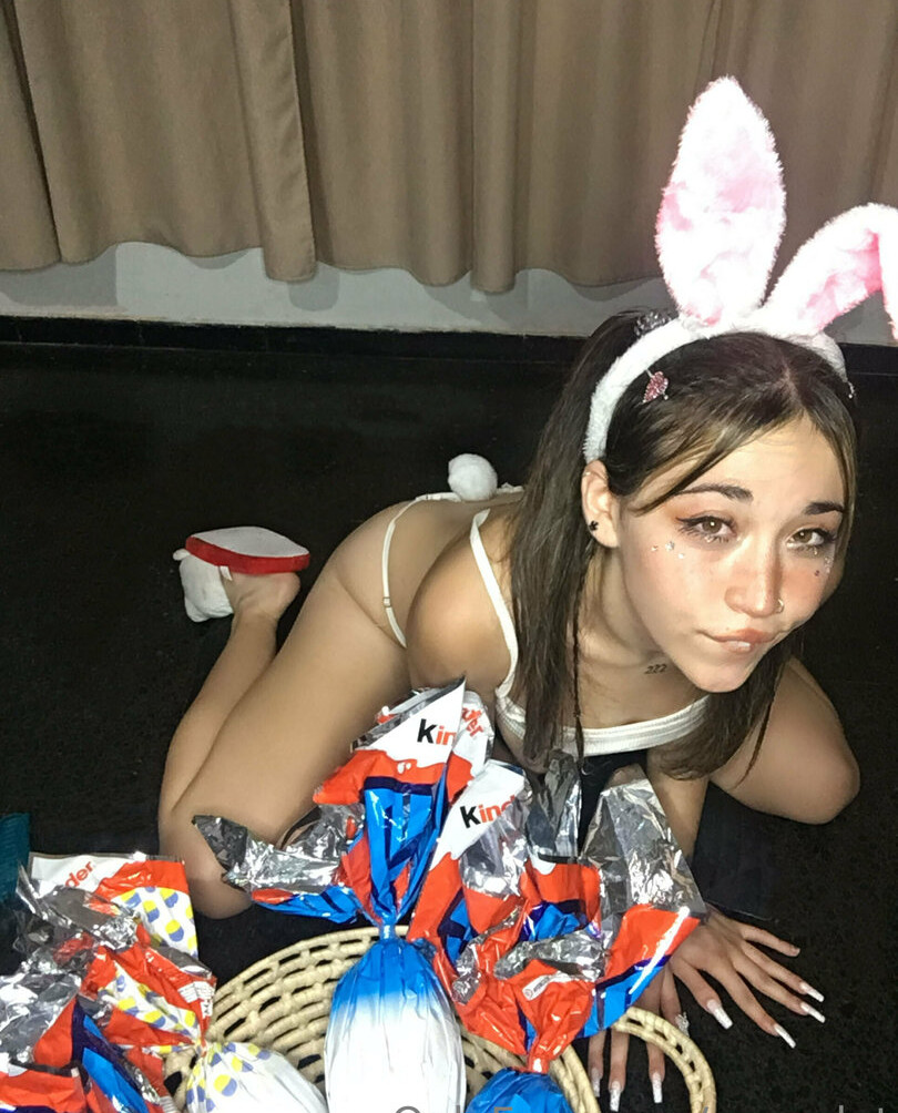 mewslut gallery photo #371