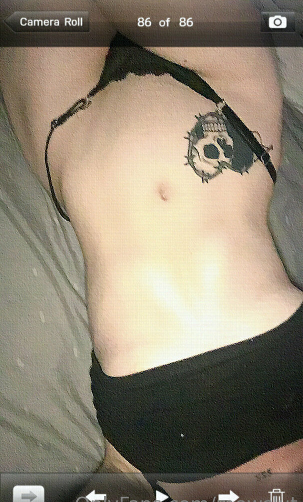 mewslut gallery photo #386