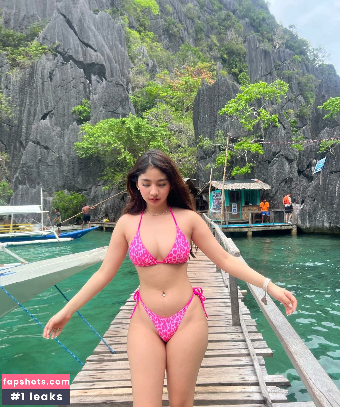 Mhissy Santos nude babe gallery