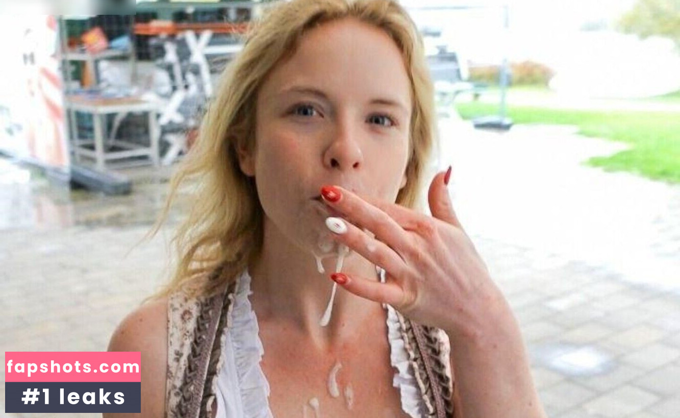 Mia Adler gallery photo #6