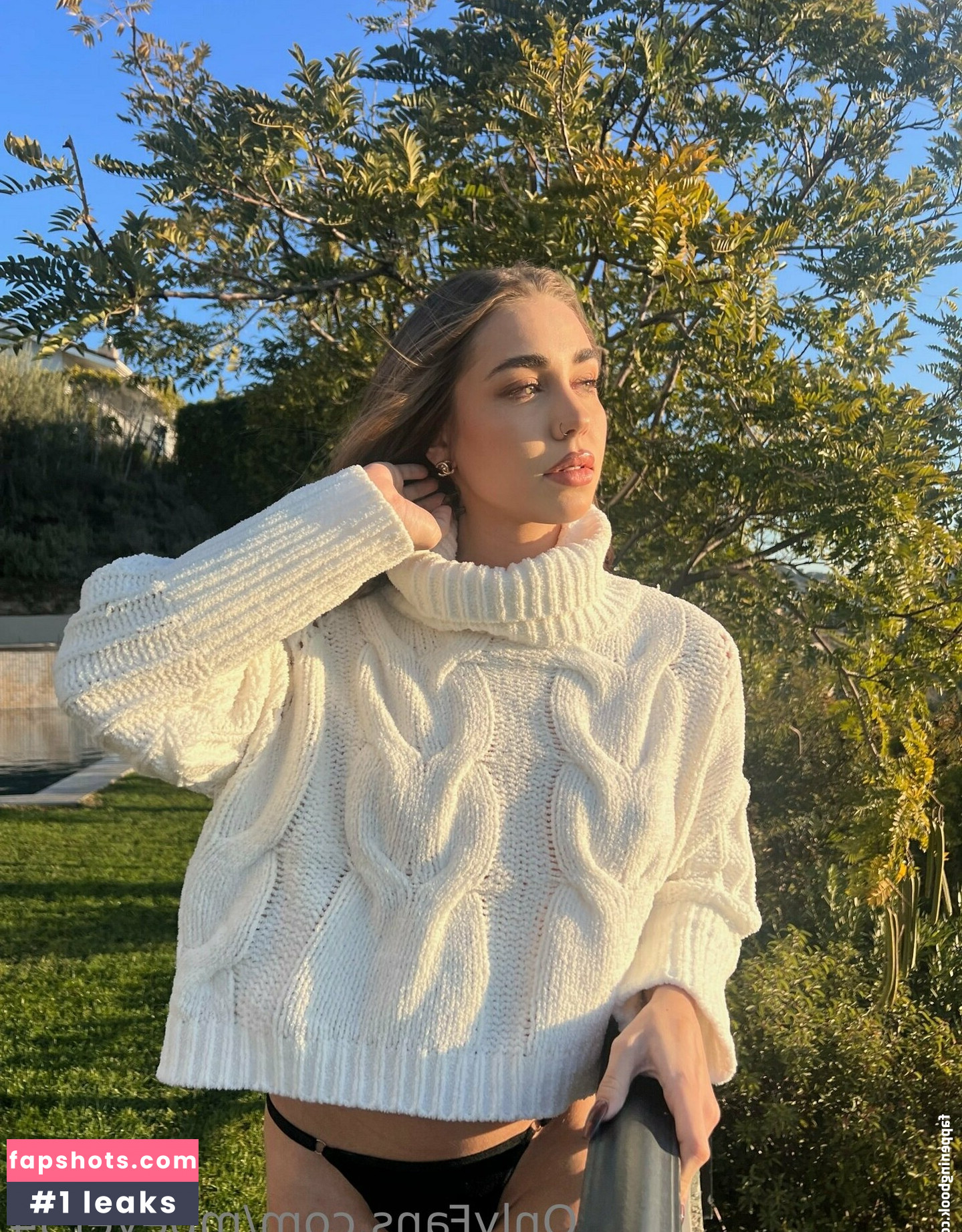 Mia Beyer gallery photo #13