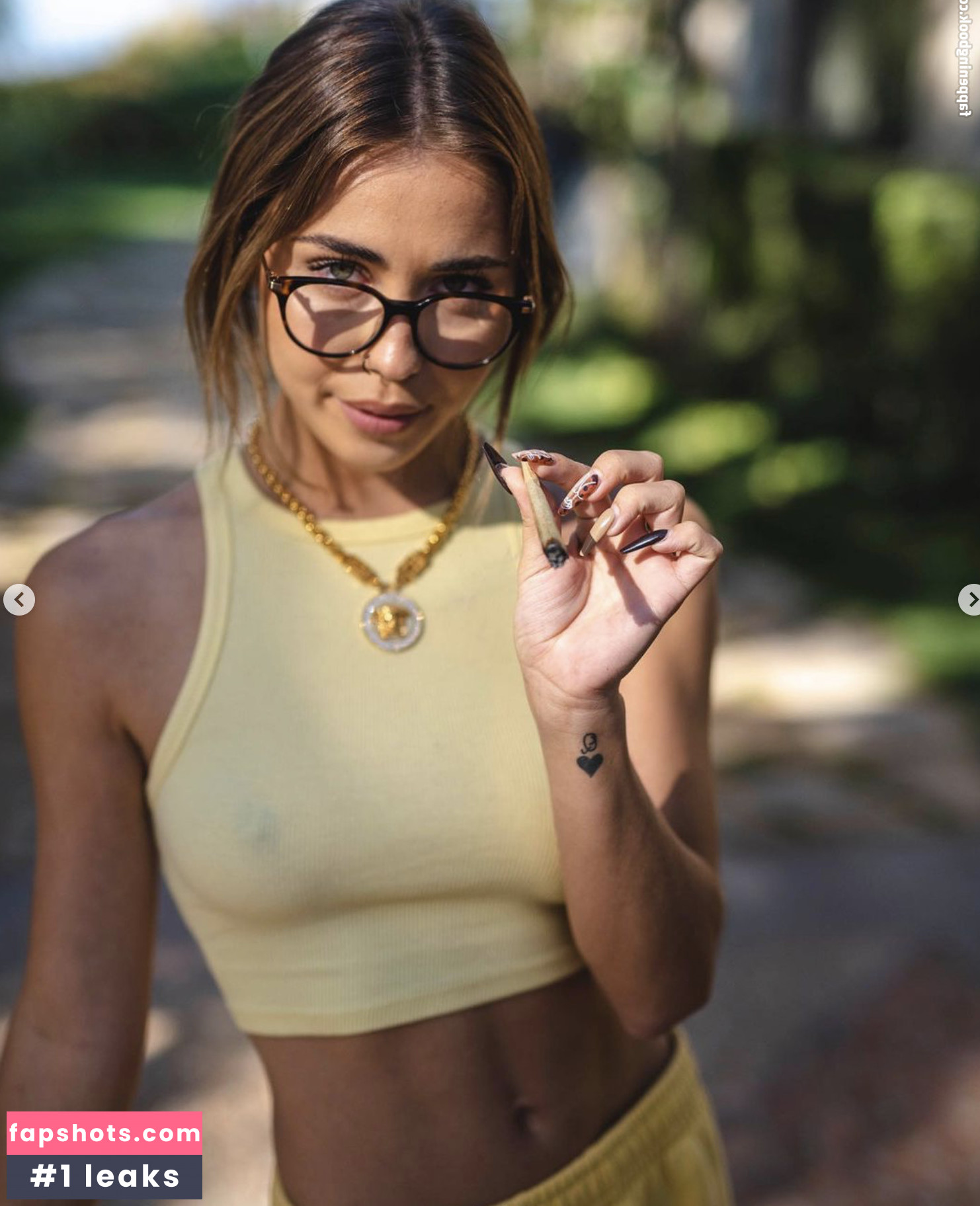 Mia Beyer gallery photo #26