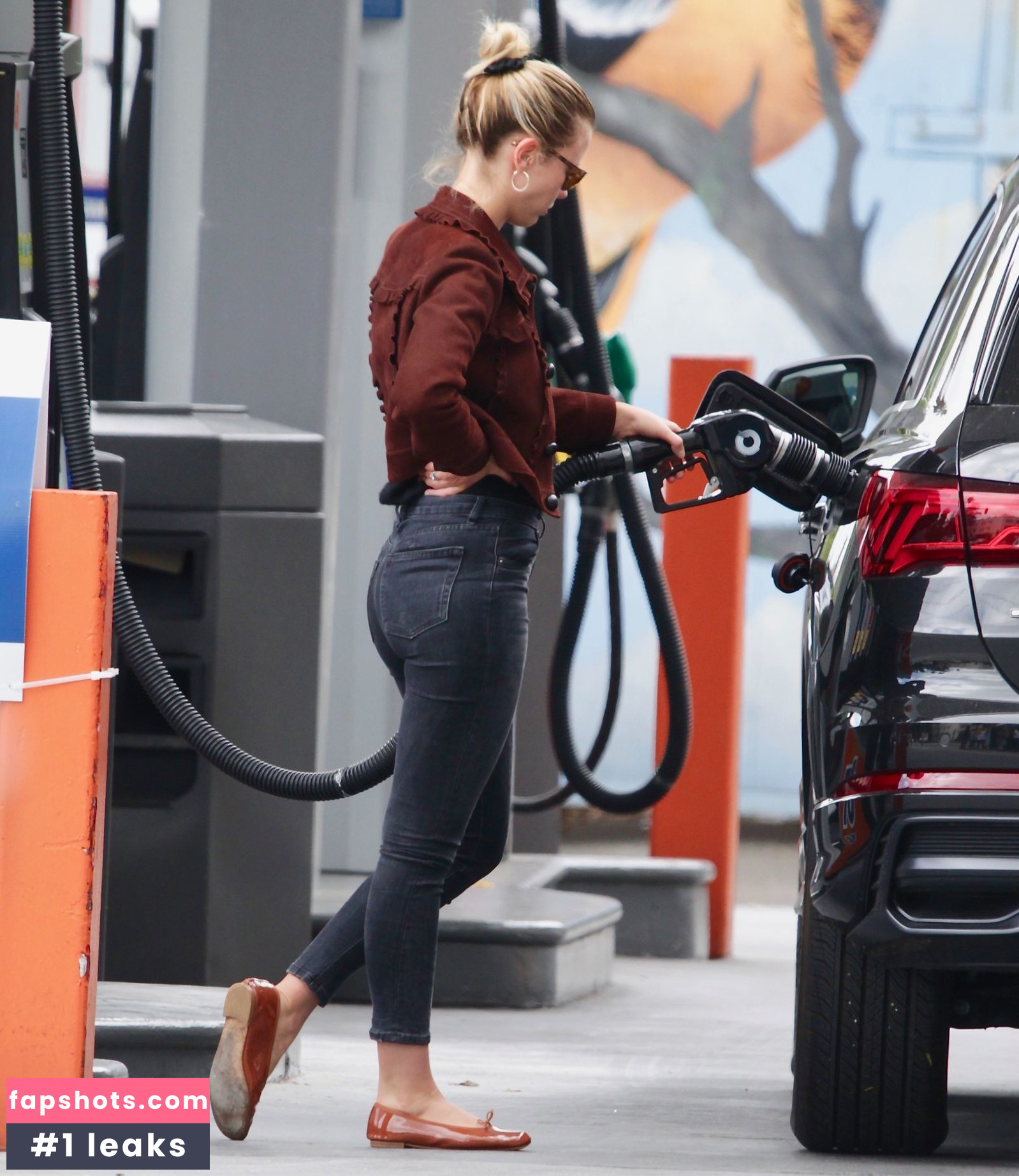 Mia Goth gallery photo #237