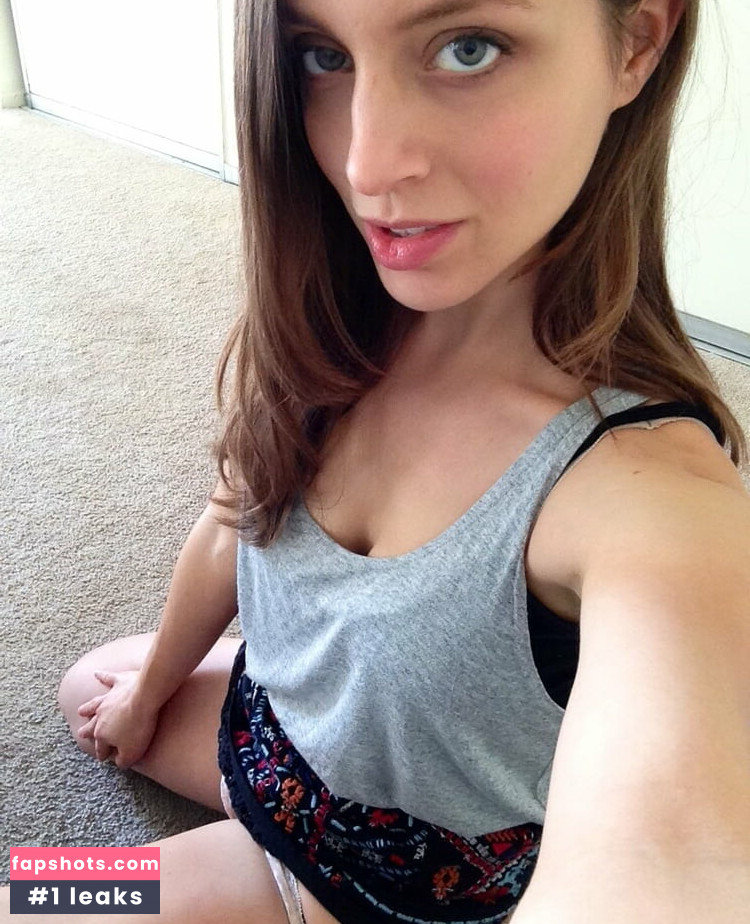 Mia Gunn gallery photo #2