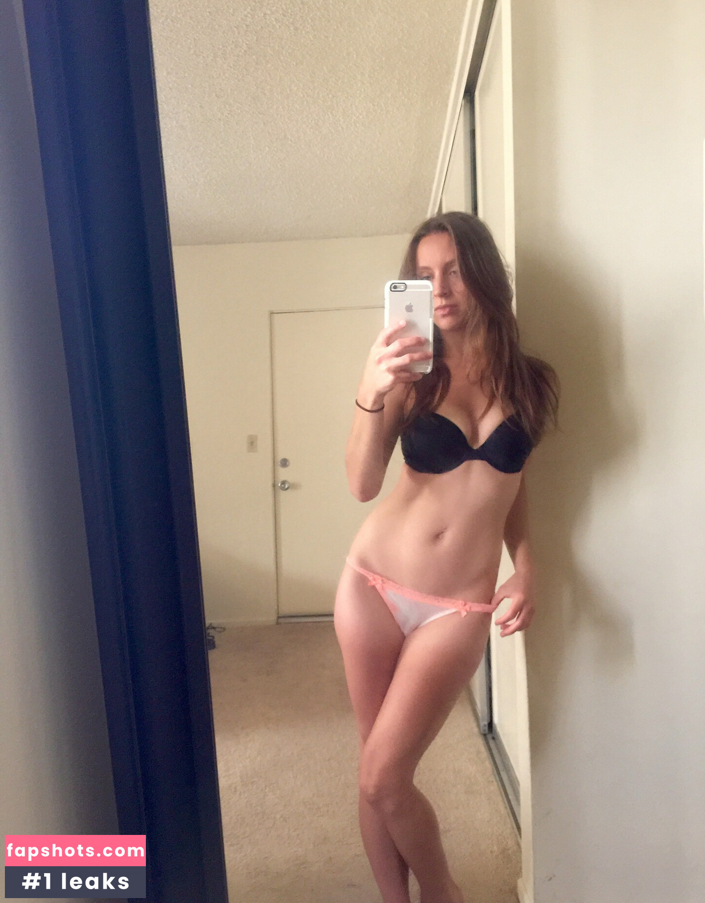 Mia Gunn gallery photo #13