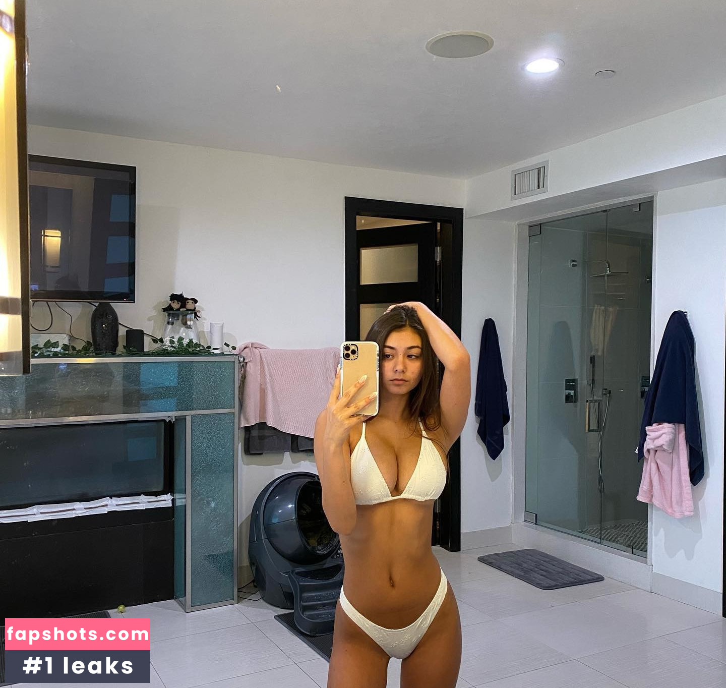 Mia Hayward gallery photo #18