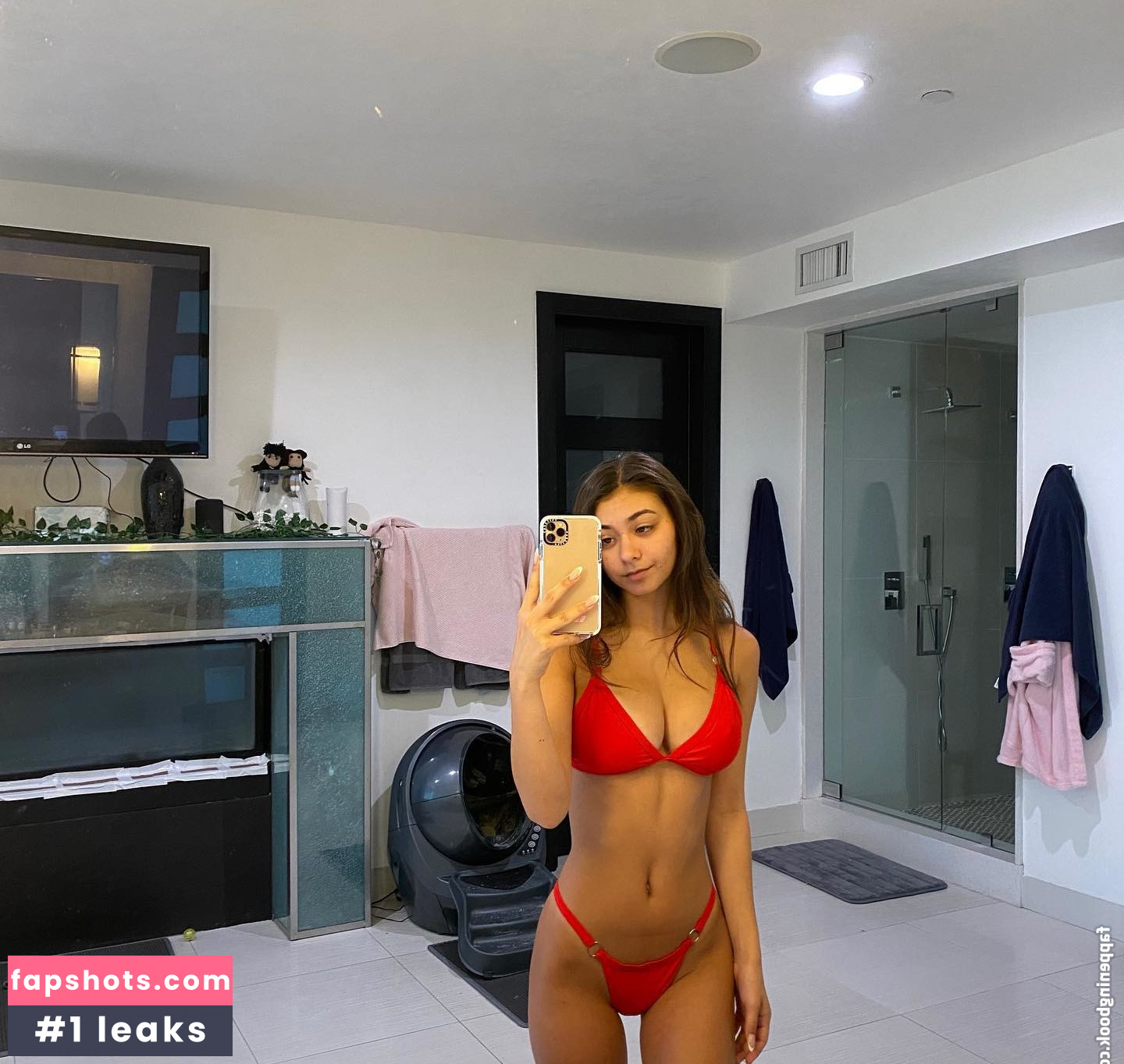 Mia Hayward gallery photo #32