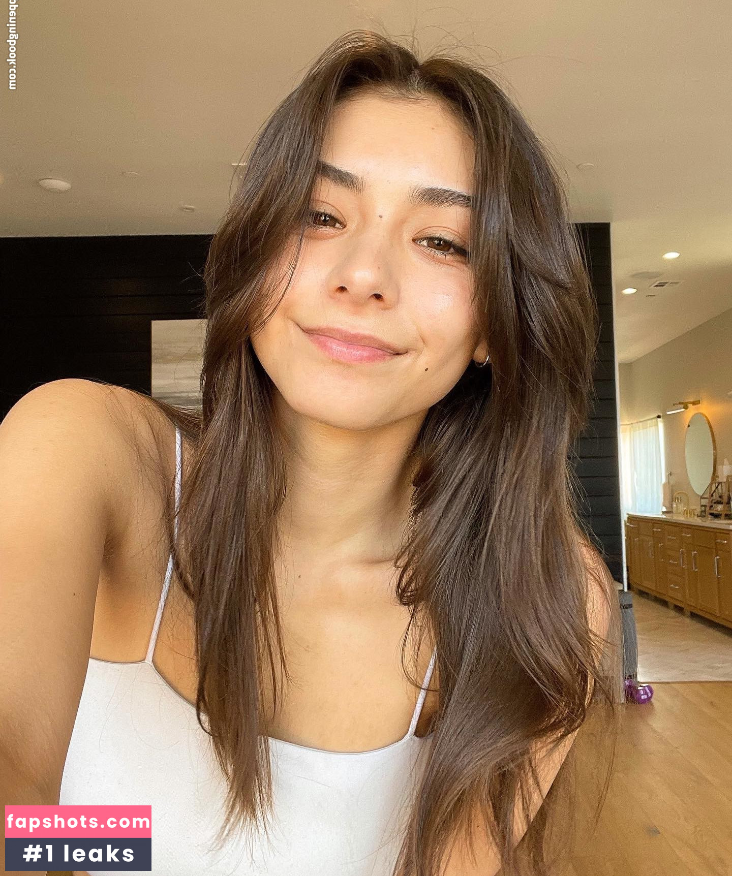 Mia Hayward gallery photo #34