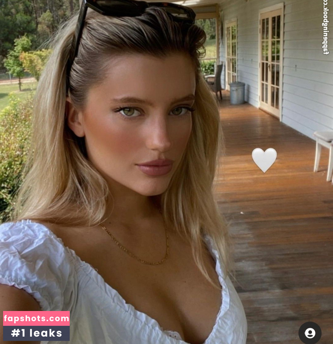 Mia Healey gallery photo #5