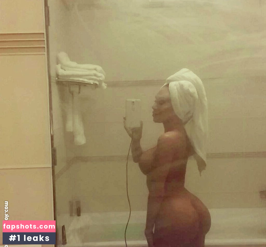 Mia Isabella gallery photo #11