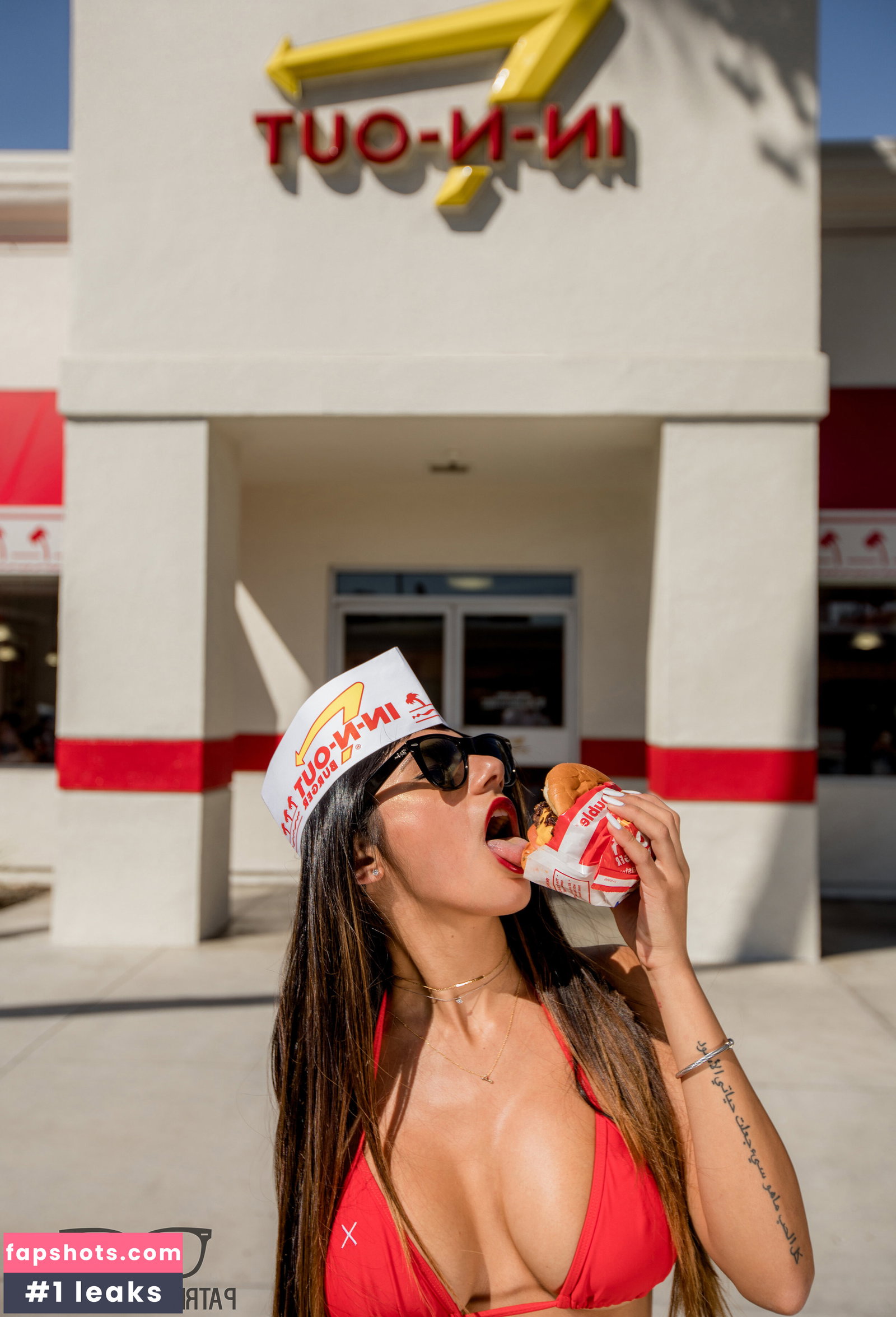 Mia Khalifa gallery photo #882