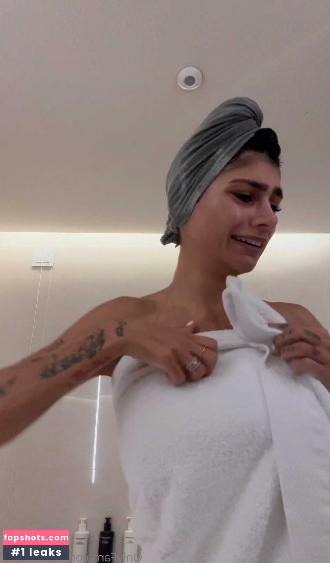Mia Khalifa gallery photo #2556