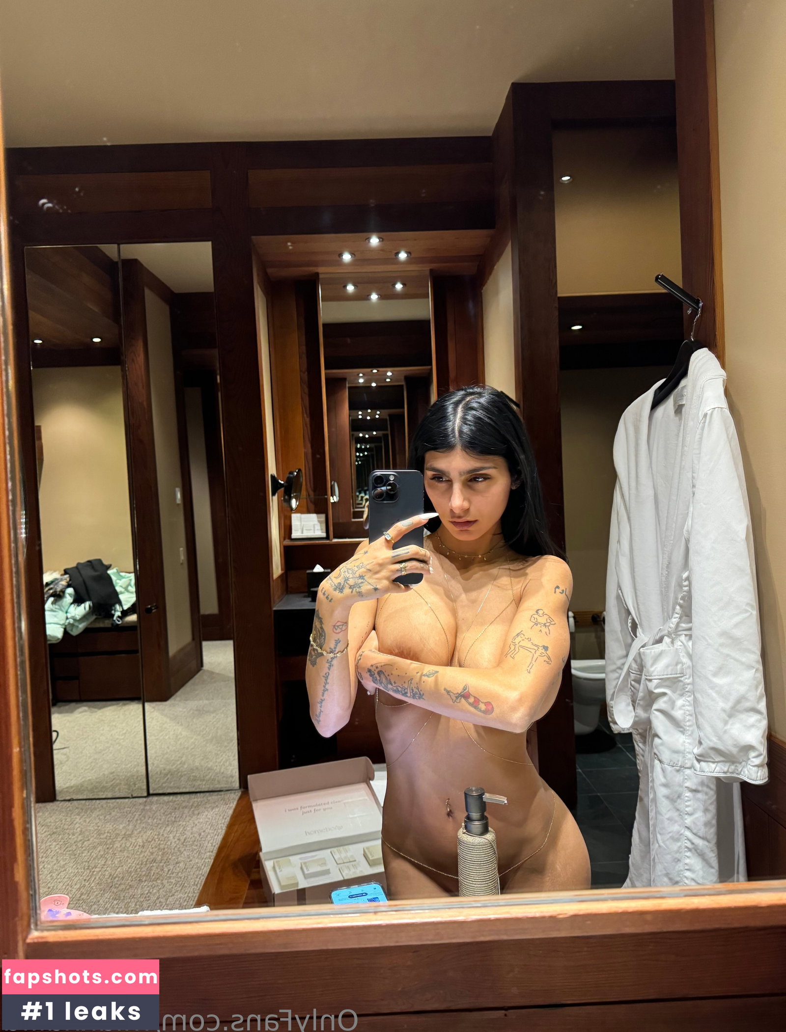 Mia Khalifa gallery photo #2405