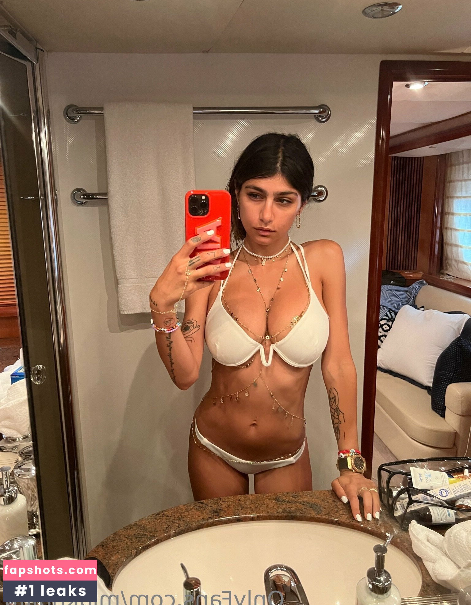 Mia Khalifa gallery photo #1050