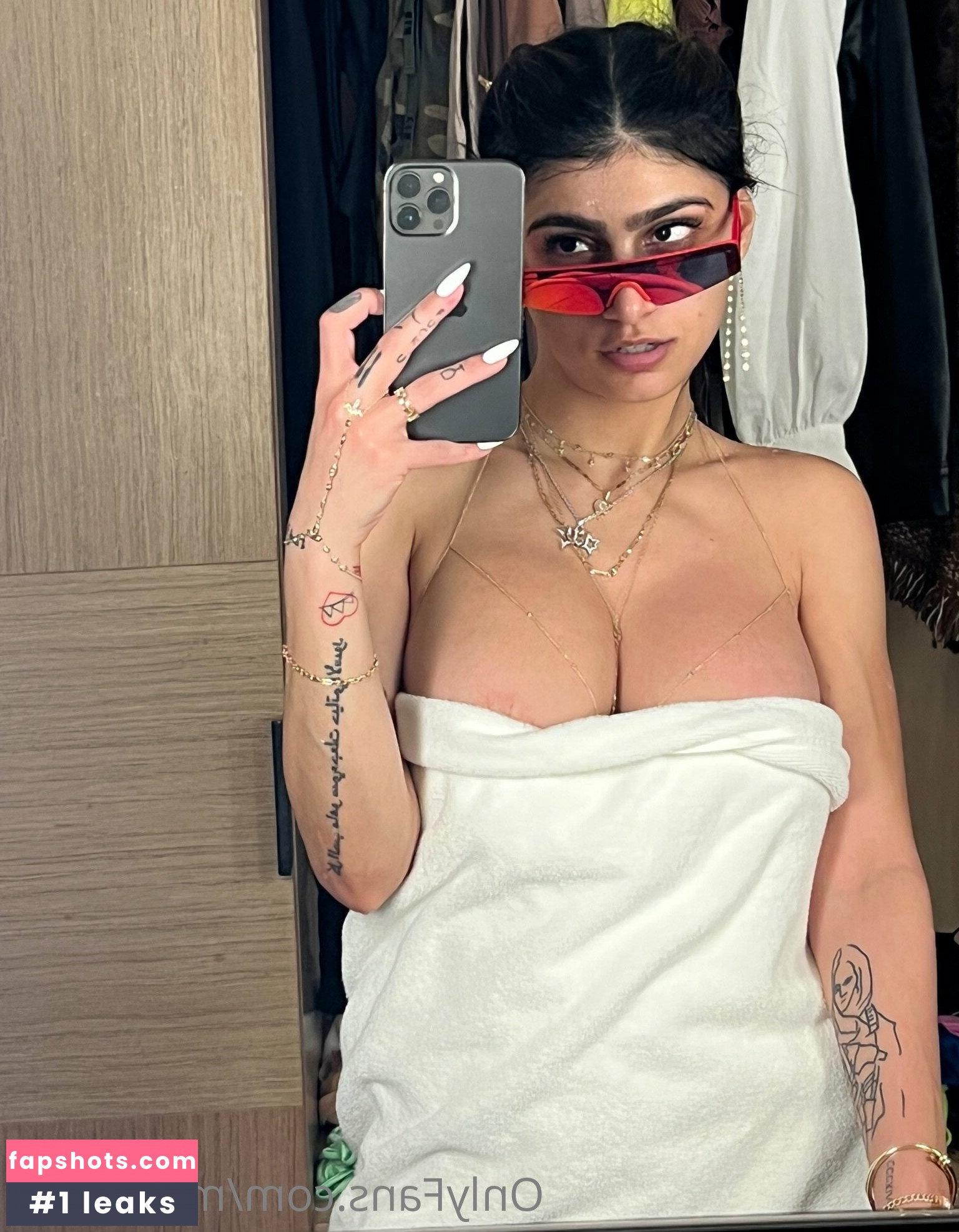 Mia Khalifa gallery photo #2576