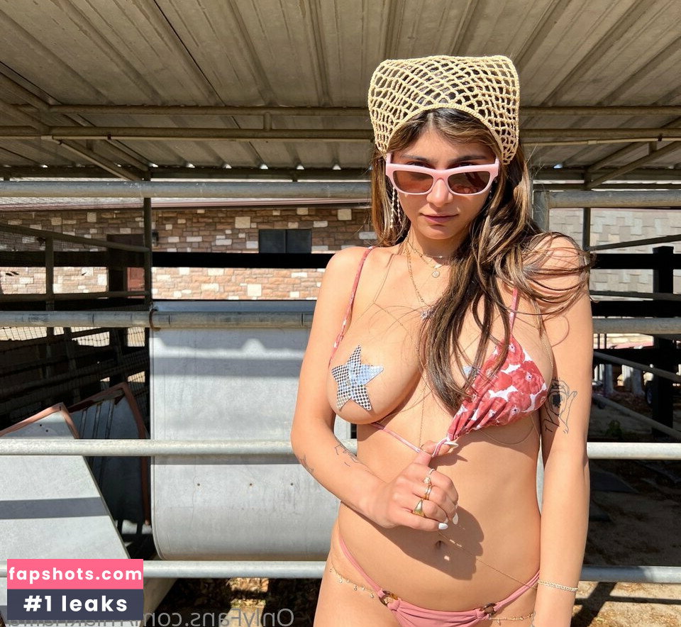 Mia Khalifa gallery photo #1215