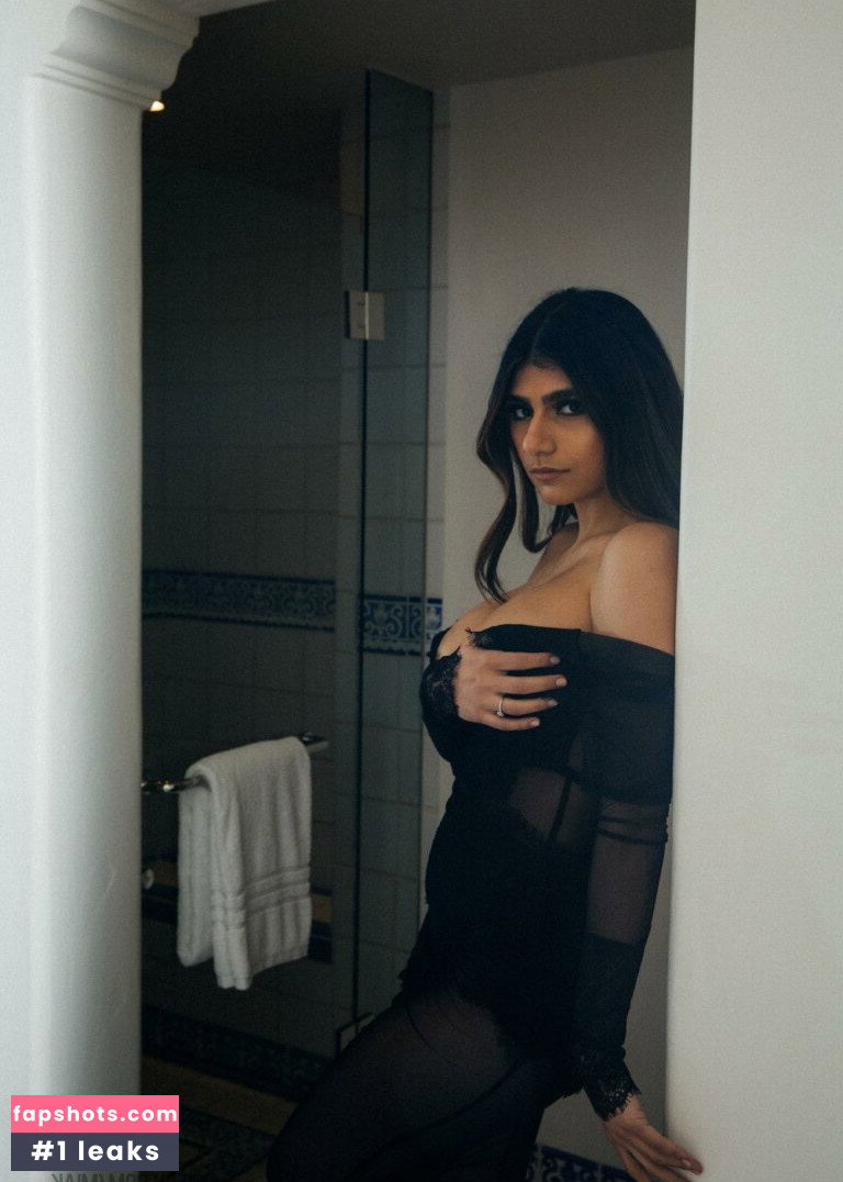 Mia Khalifa gallery photo #439