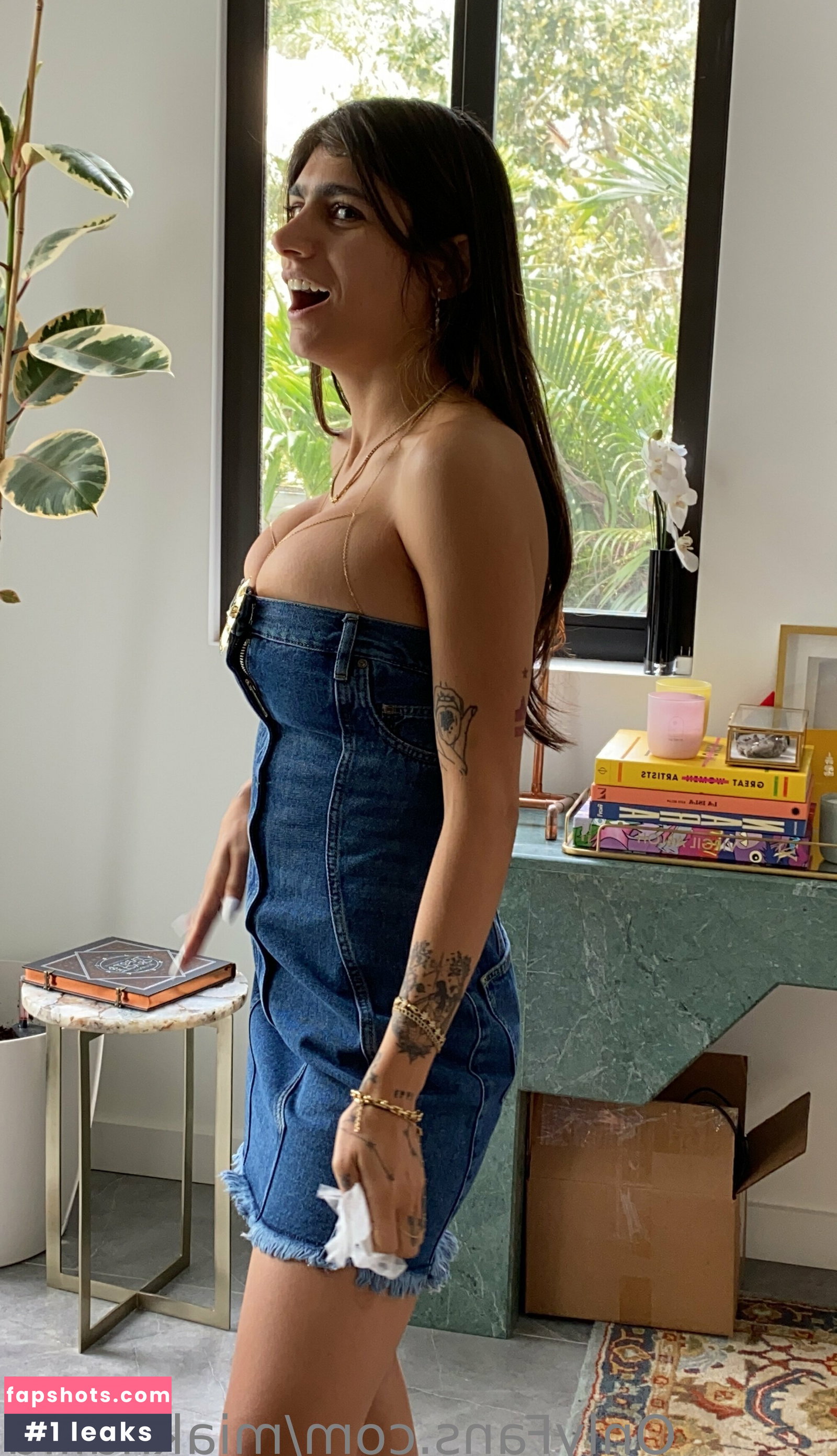 Mia Khalifa gallery photo #2820