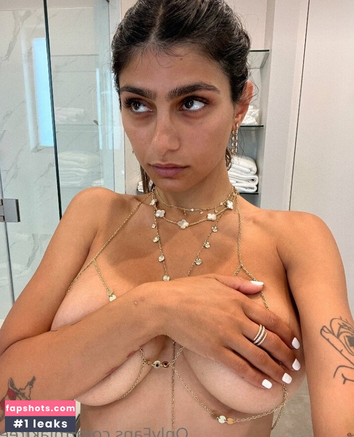 Mia Khalifa gallery photo #122